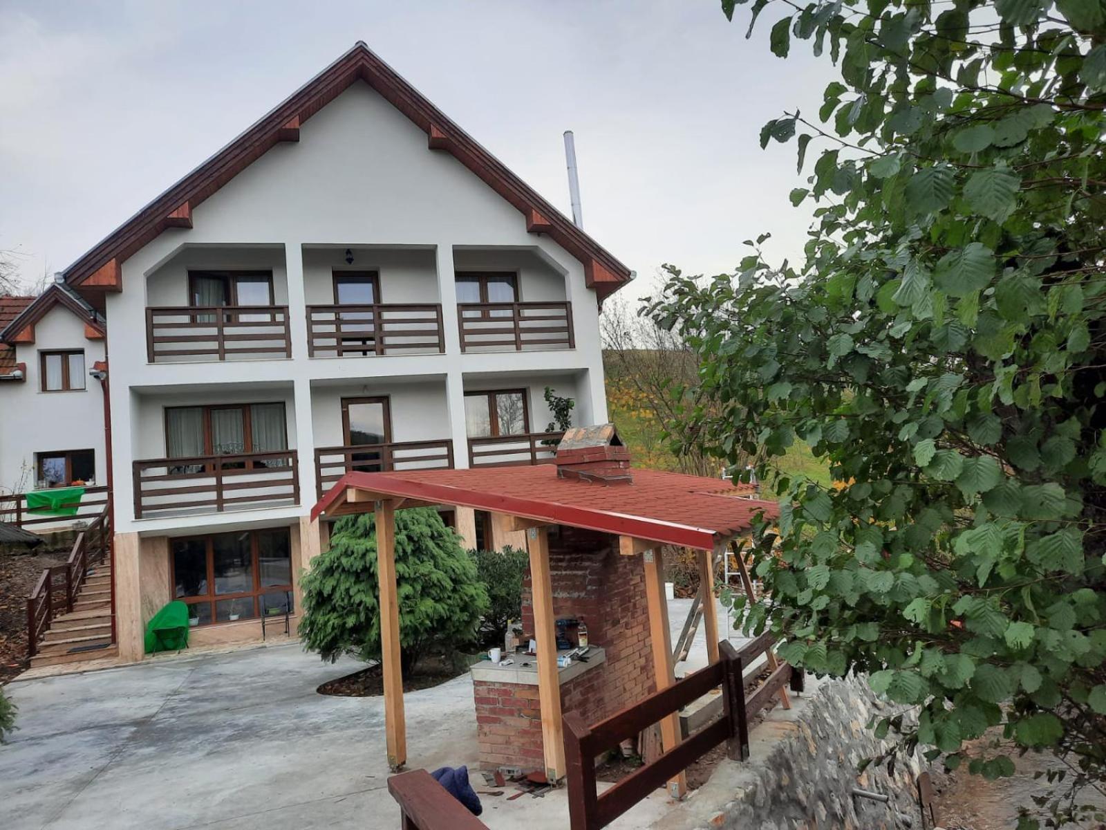 Pensiunea Valea Toplitei Rosia ภายนอก รูปภาพ